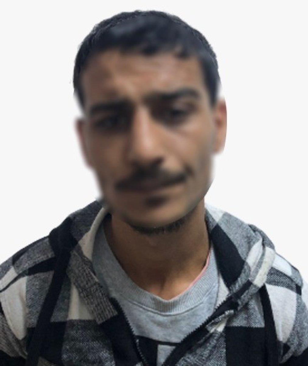 Bağcılar'da markette yakalanan hırsız, çalışanı bıçakladı