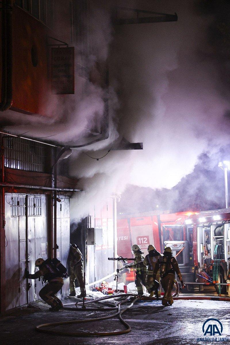 Bayrampaşa'da sanayi sitesinde çıkan yangın söndürüldü