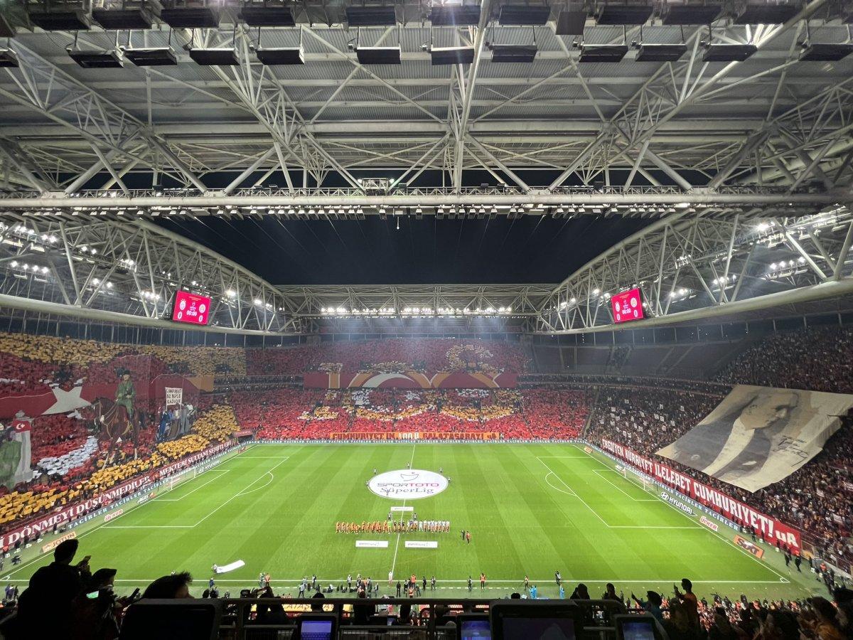 Galatasaray'dan 29 Ekim temalı koreografi