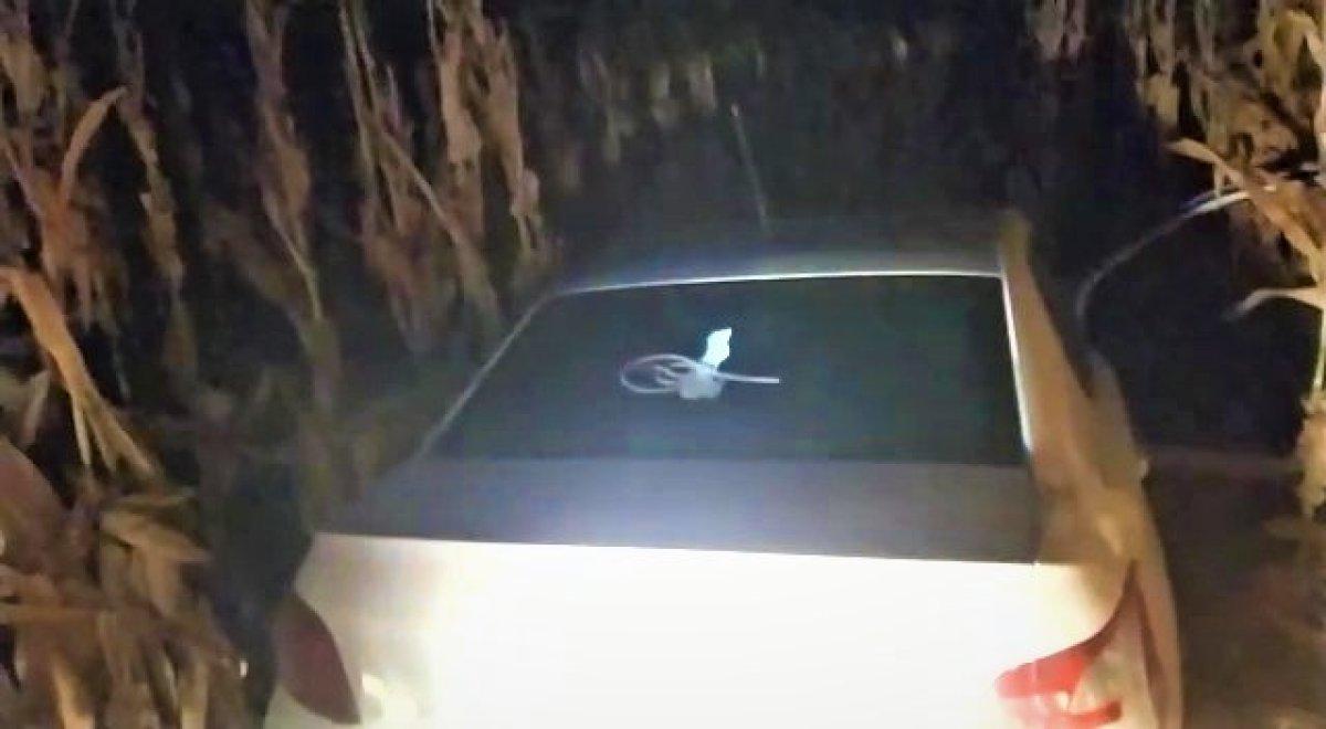 Denizli'de emlakçıdan çaldığı otomobili mısır tarlasına bırakıp kaçtı