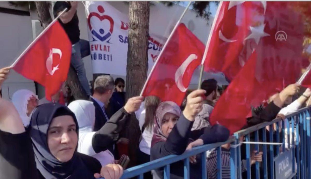 Diyarbakır anneleri, Cumhurbaşkanı Erdoğan'ı tören alanında karşıladı