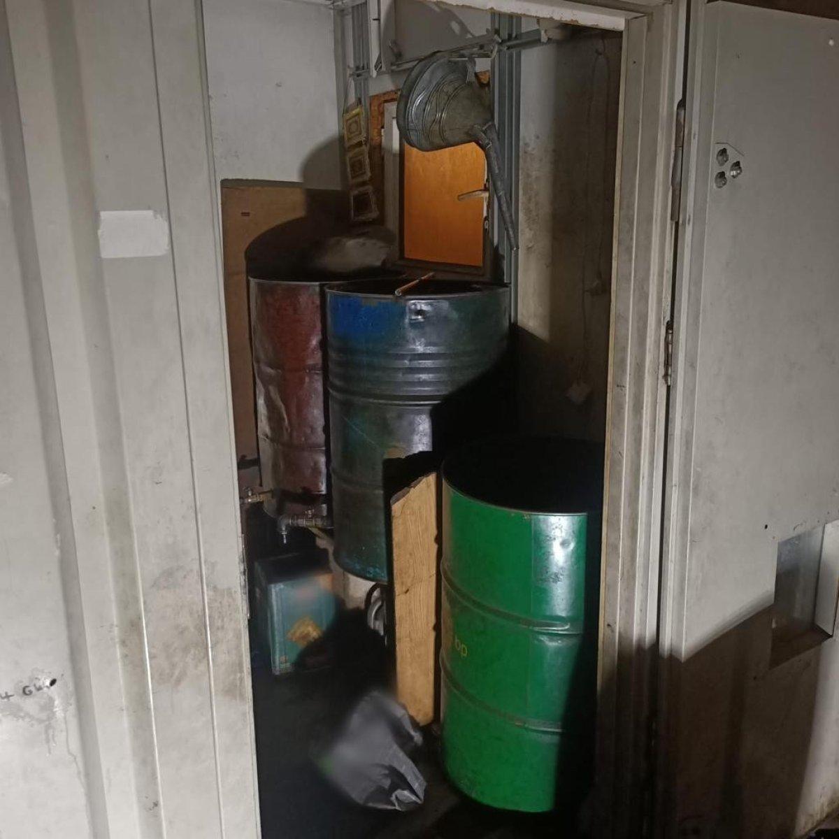 Van’da gümrük kaçağı malzemeler ve el bombası ele geçirildi