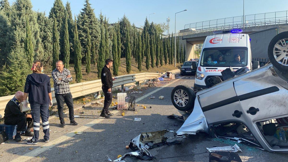 Kocaeli'de ameliyata girecek oğullarına yetişmek isterken kaza yaptılar