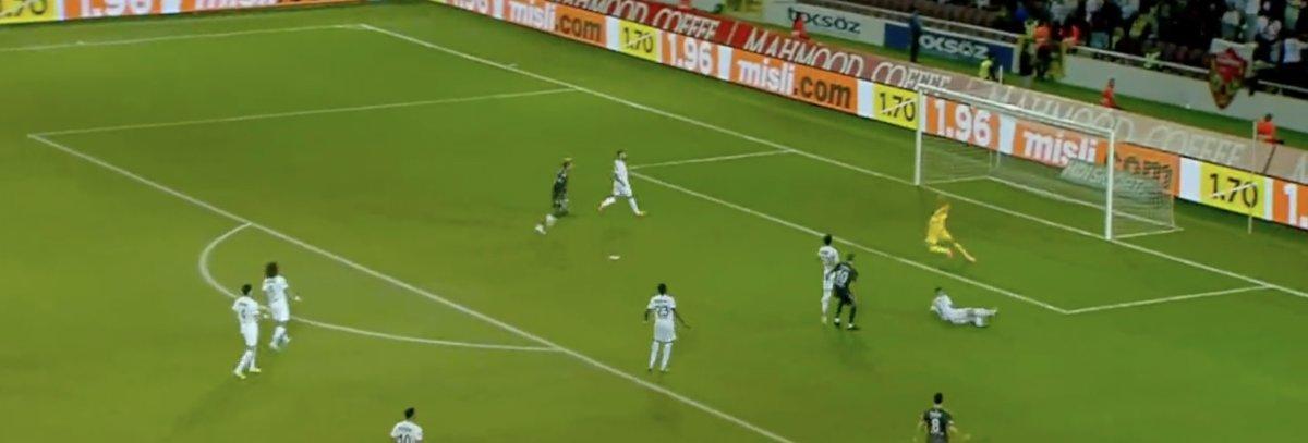 Wout Weghorst'tan sezonun en erken golü