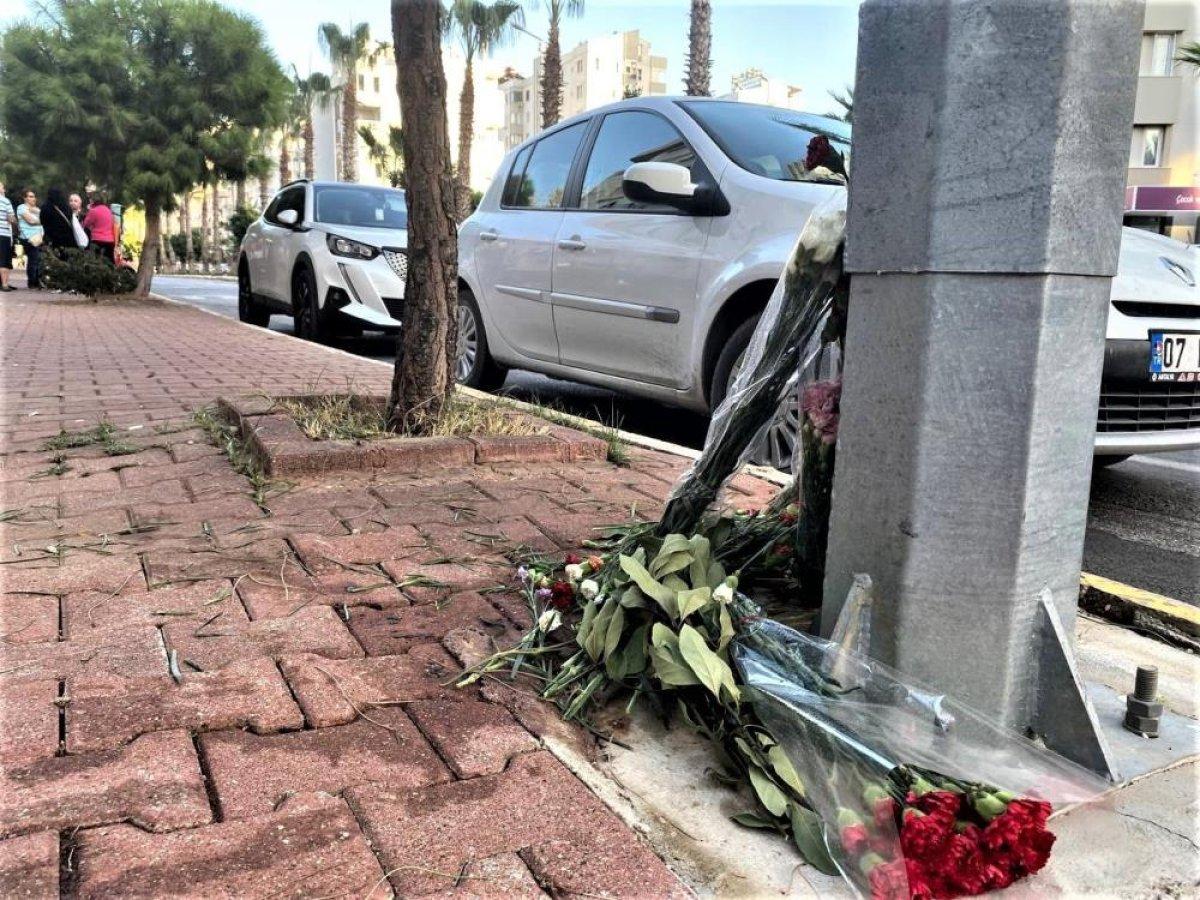 Antalya'da skuterlı gençlere çarpan şahıs tutuklandı