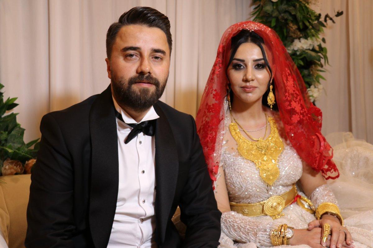 Van'da aşiret düğününde 3 milyon 650 bin TL'lik takı takıldı