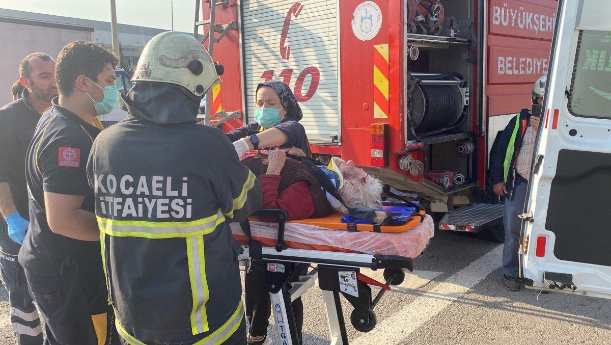 Kocaeli'de ameliyata girecek oğullarına yetişmek isterken kaza yaptılar