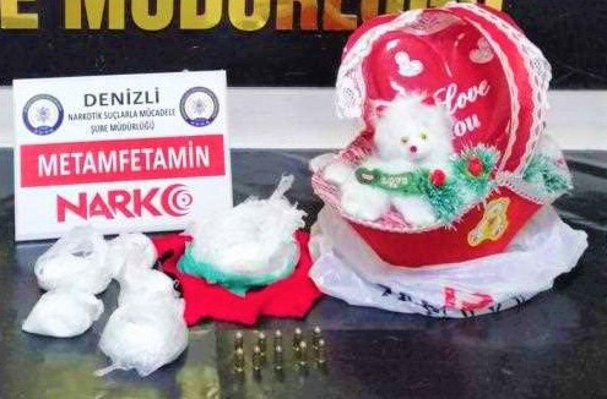 Denizli’de oyuncak bebeğin içinden uyuşturucu çıktı