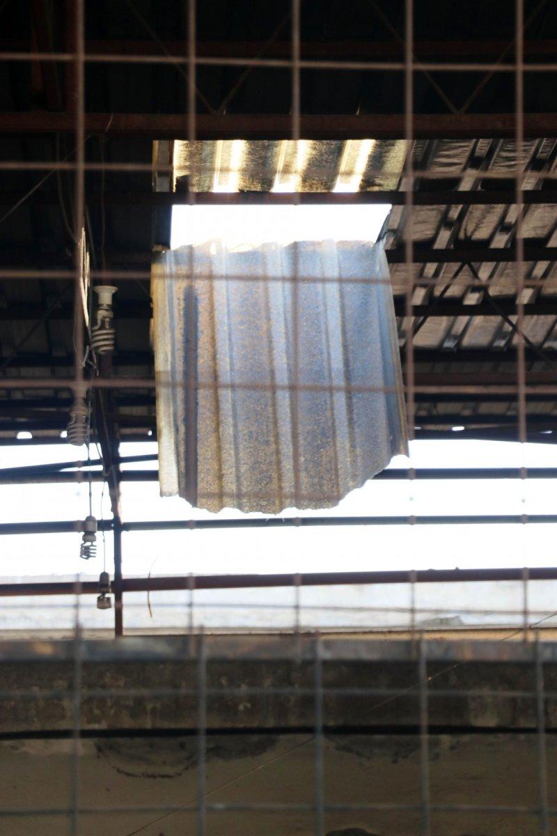 Antalya’da, iş yerine çatıdan girmeye çalışırken düşen şahıs öldü