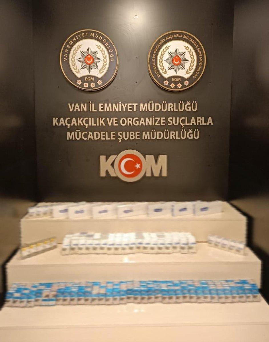 Van’da gümrük kaçağı malzemeler ve el bombası ele geçirildi