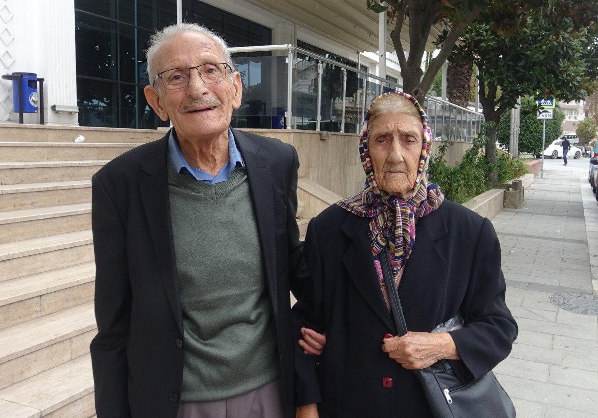 Avcılar'da sağlık ocağında tanışan yaşlı çift dünyaevine girdi
