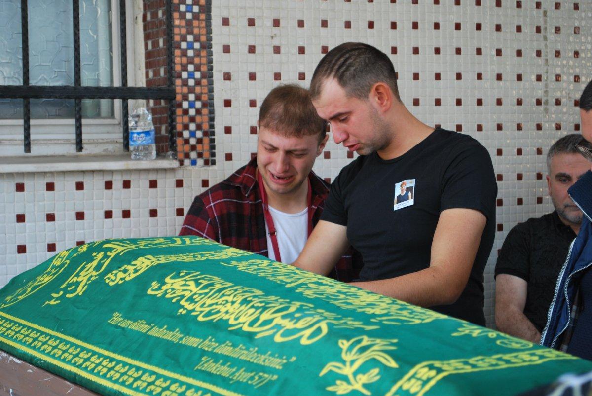 İzmir'de, başından vurulan kadın son yolculuğuna uğurlandı