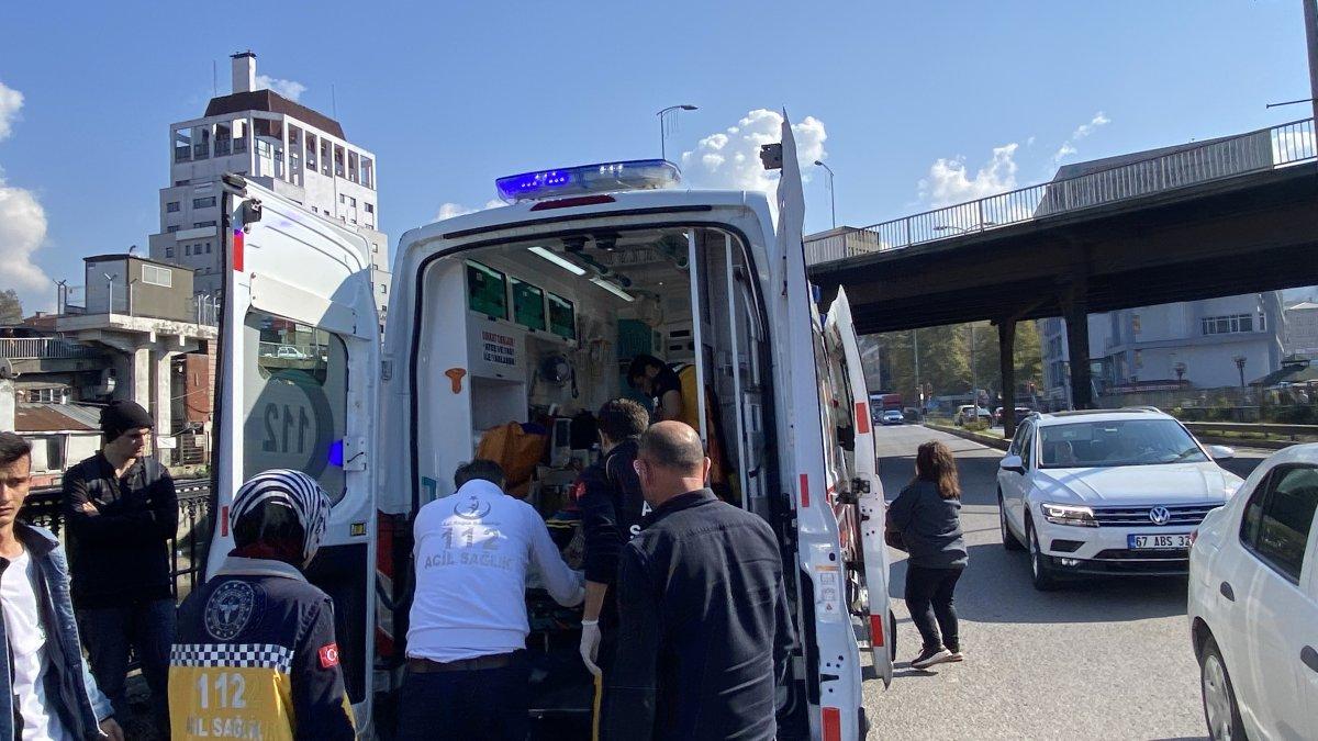 Zonguldak'taki yol üzerinde ilerleyen adama tır çarptı