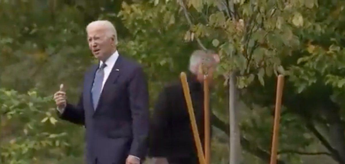 Joe Biden, Beyaz Saray'da yolunu şaşırdı