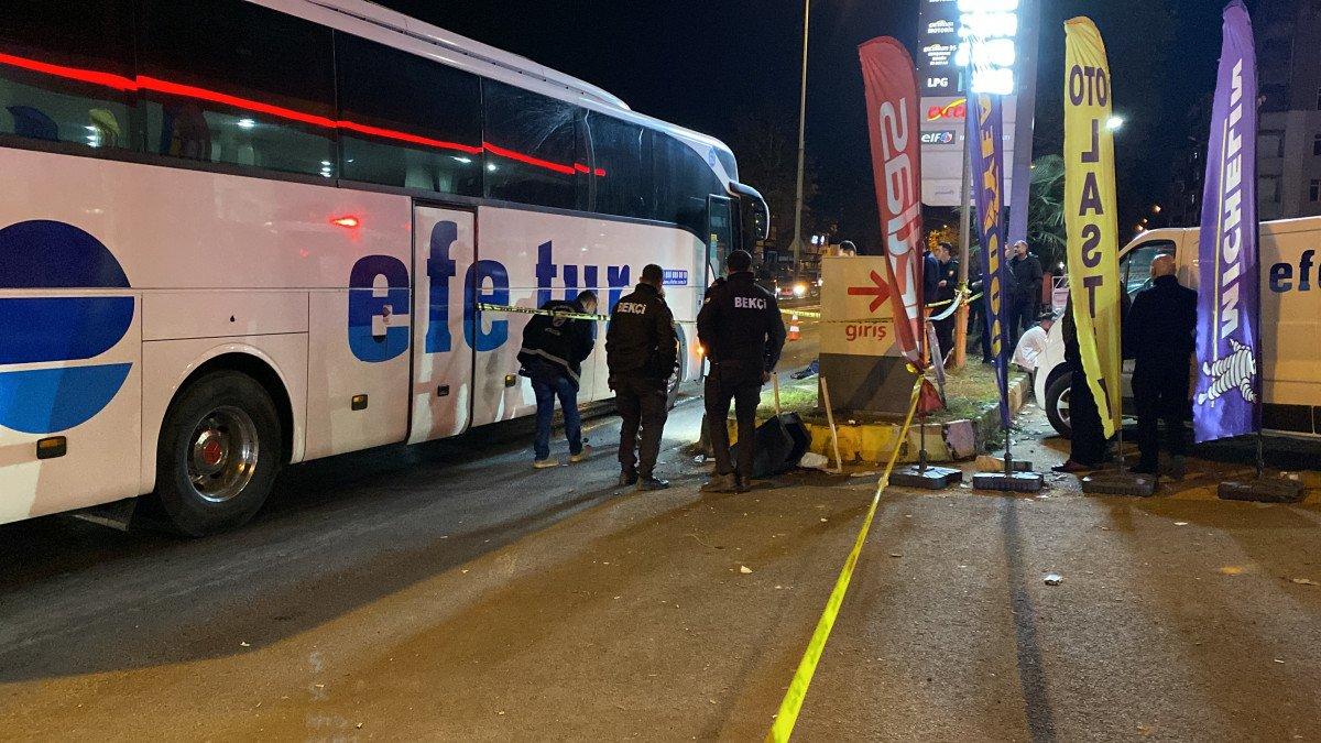 Kocaeli'de otobüsle çarpışan motosikletlinin öldüğü kaza kamerada
