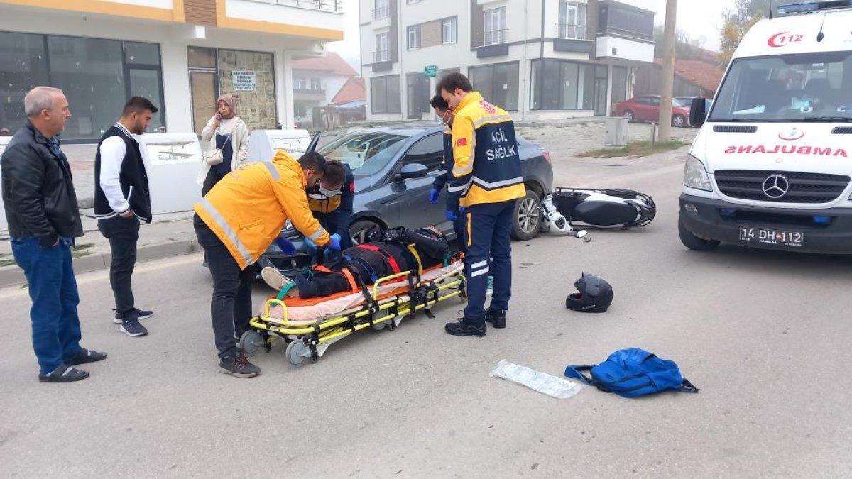 Bolu'da motor sürücüsü otomobile arkadan çarptı