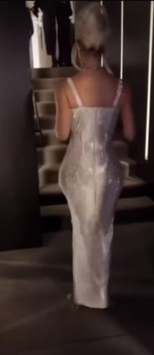 Burcu Biricik, merdivenden çıkamadı