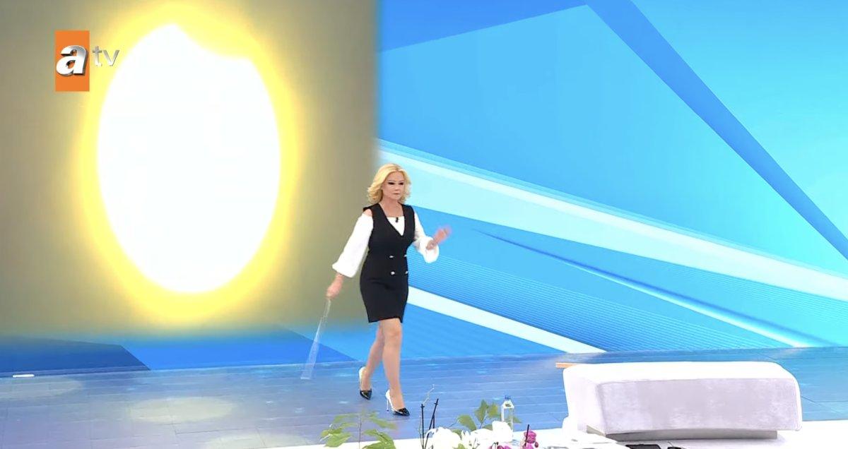 Müge Anlı canlı yayında güneş tutulmasını canlandırdı