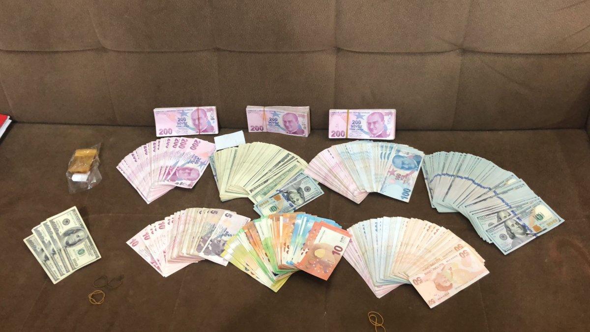 Adana'da, FETÖ'nün hücre evlerinden servet çıktı