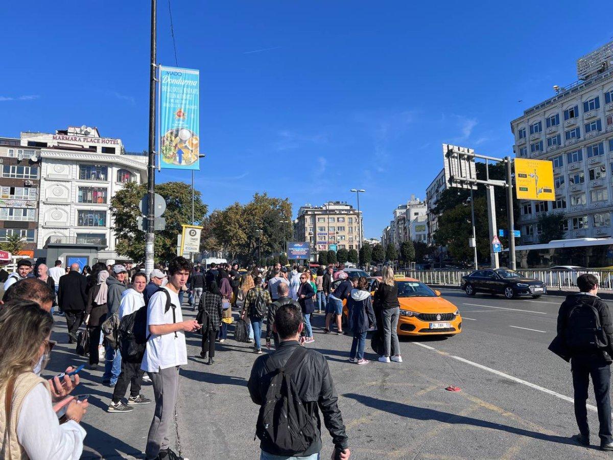 Haliç metro köprüsü üzerinde kablolar yandı, seferler durdu
