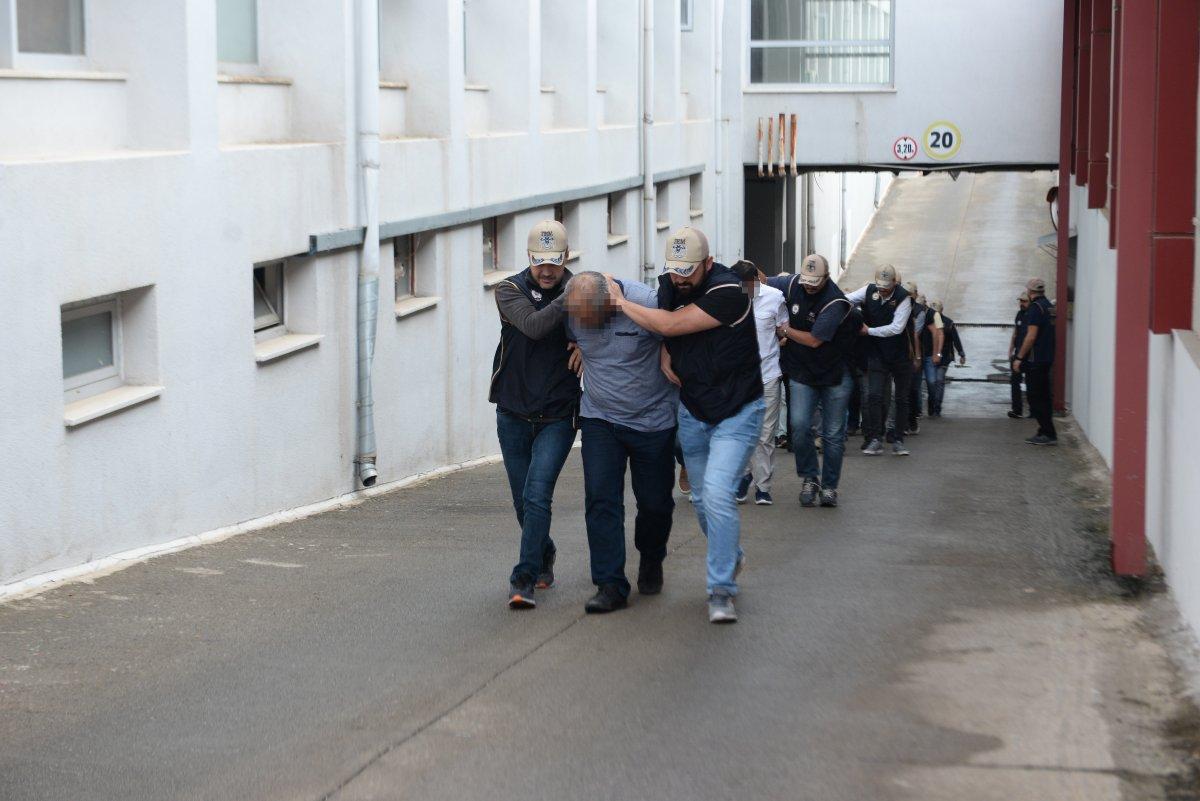 Adana'da, FETÖ'nün hücre evlerinden servet çıktı