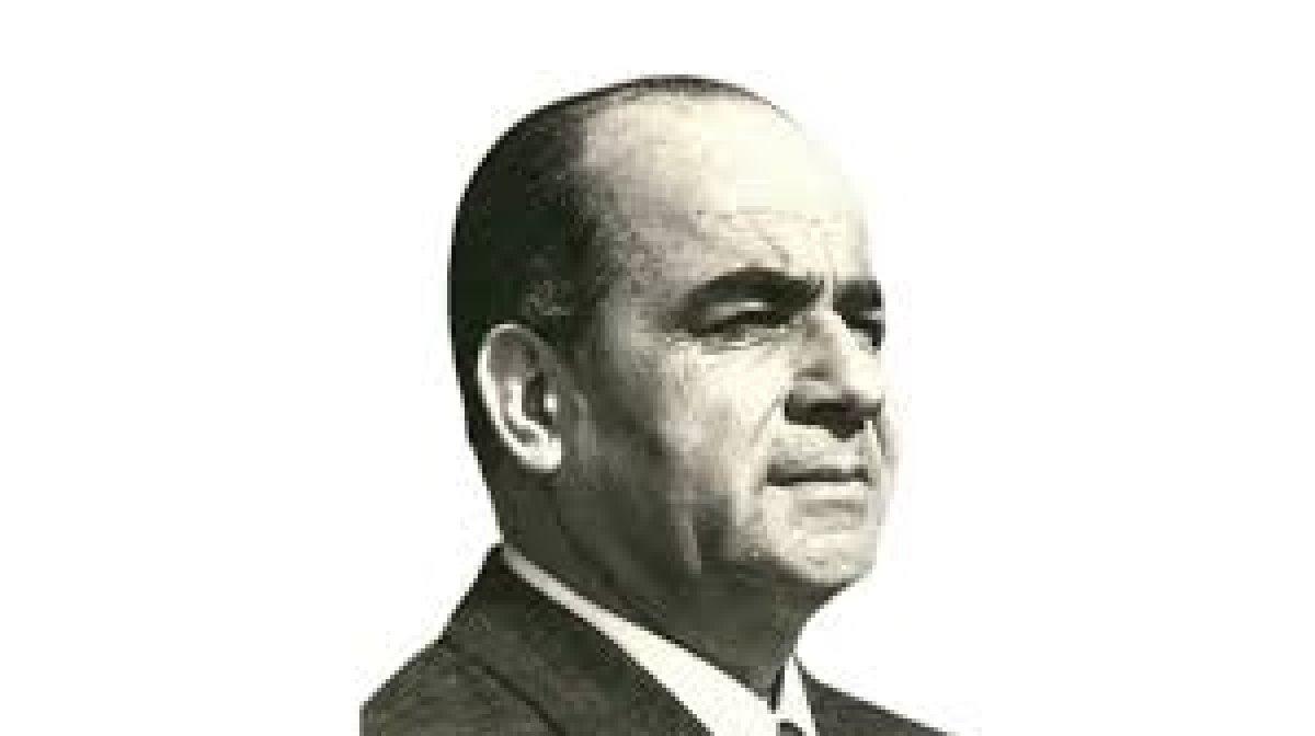 Faruk Nafiz'le Onuncu Yıl Marşı'nı yazan şair: Behçet Kemal Çağlar