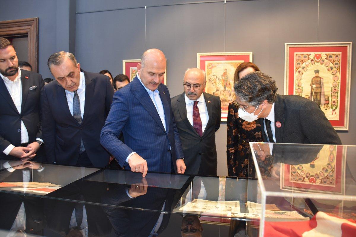 Süleyman Soylu'ya Türk bayrağı hediyesi