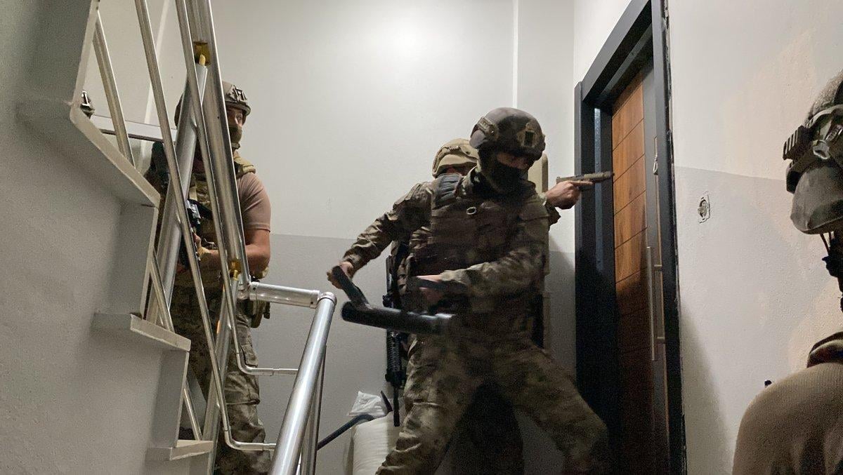 Mersin'de suç çetesine film gibi operasyon: 5 gözaltı