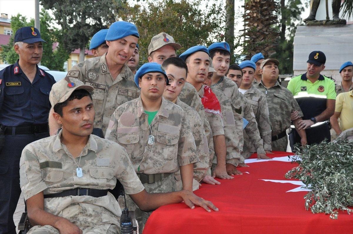Mersin'de engelli gençler bir günlük asker oldu