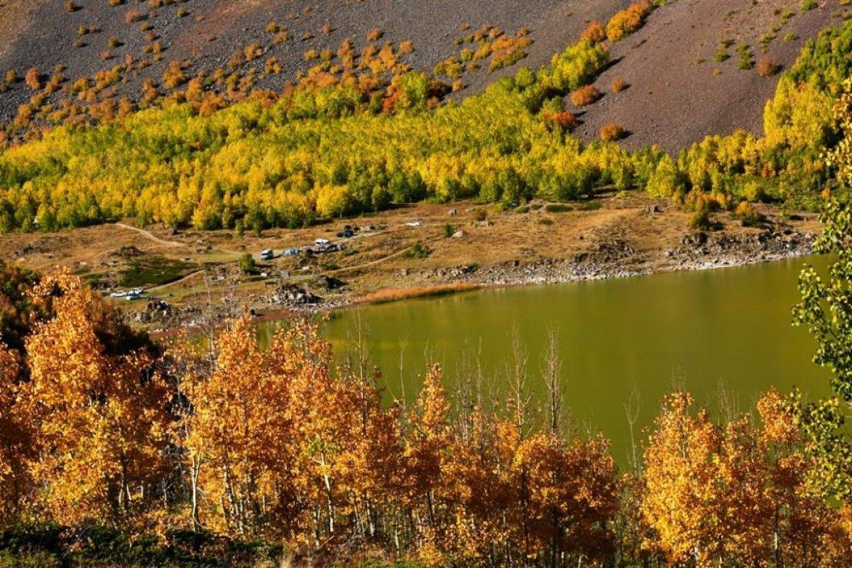 Nemrut Krater'i sonbahar renklerine büründü