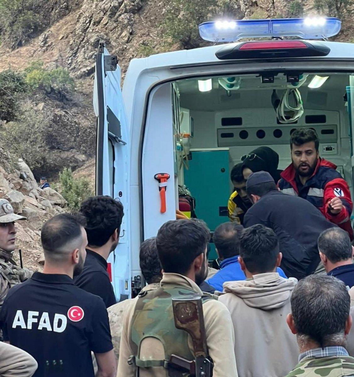 Siirt'te odun keserken uçurumdan yuvarlanarak hayatını kaybetti