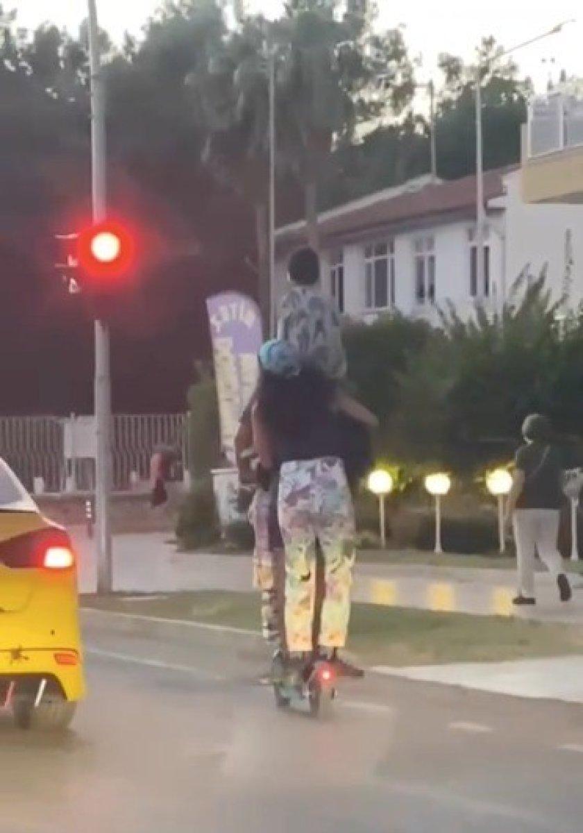 Antalya'da skuter kullanıcılarına denetim