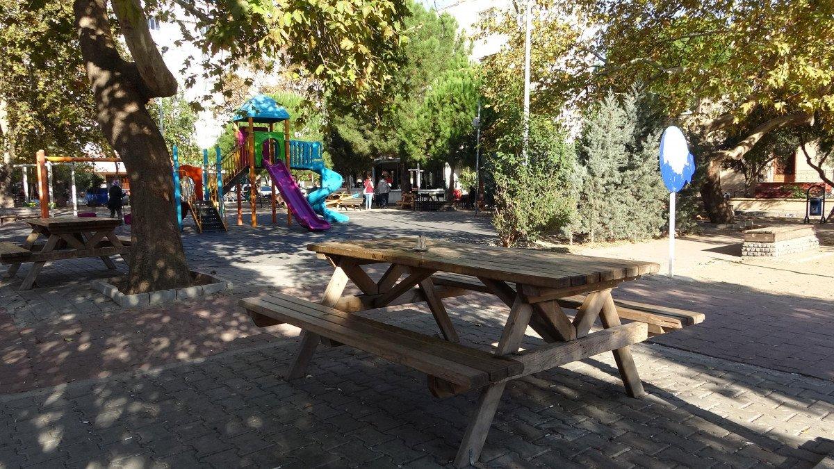 Çanakkale'de parkta silahla vurulan kadın öldü