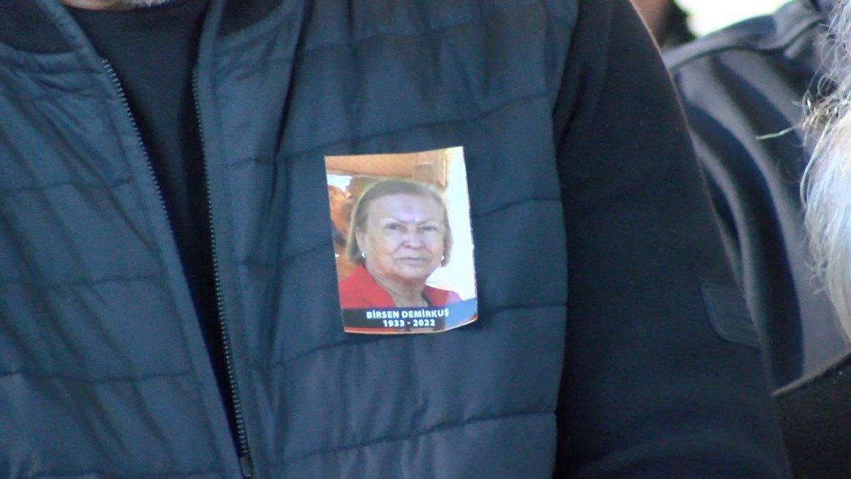 Ablasının cenazesine katılan Müjdat Gezen: Biz daha yaşarız