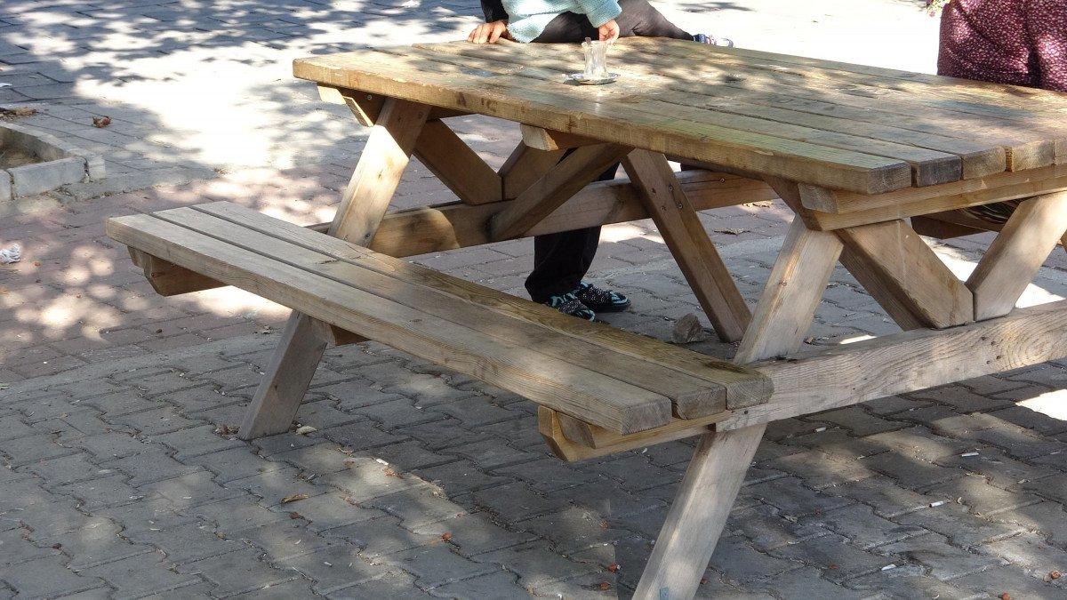 Çanakkale'de parkta silahla vurulan kadın öldü