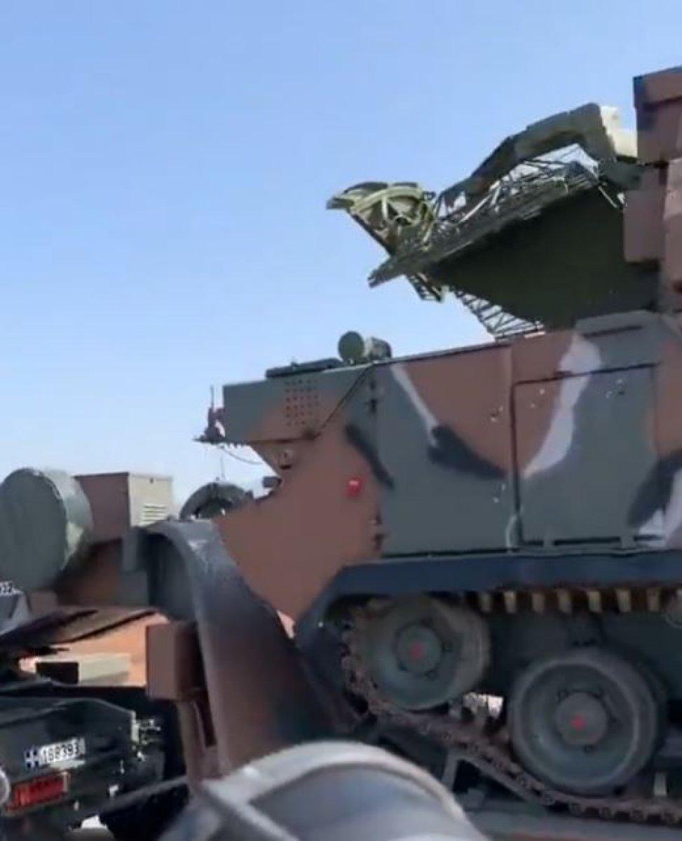 Yunanistan'da Türkiye sınırına doğru askeri hareketlilik yaşandı