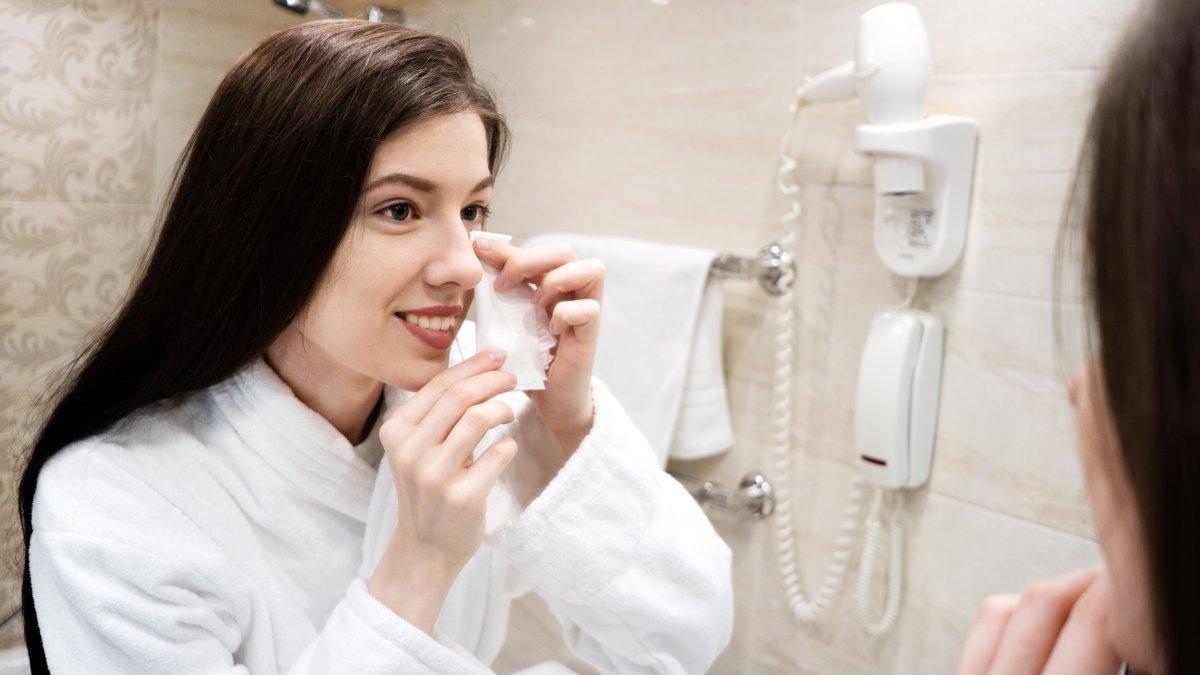 Makyajla uyumanın sağlığa verdiği zararlar