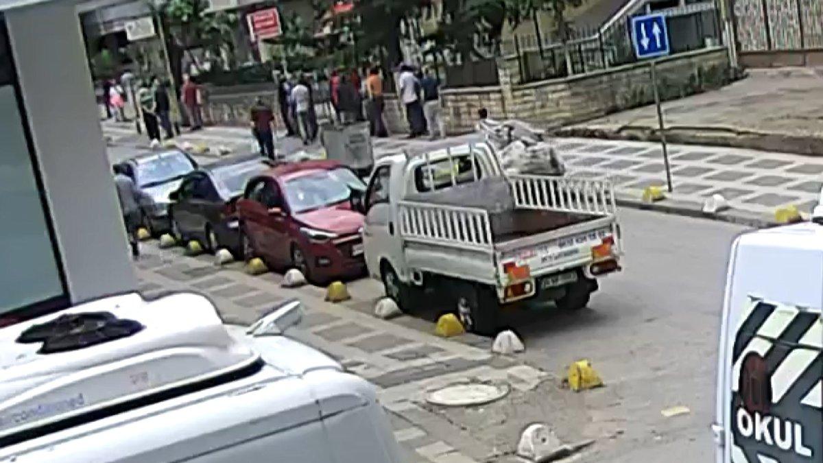 Kadıköy'de 30 yıllık arkadaşına silahla saldırıp kaçtı