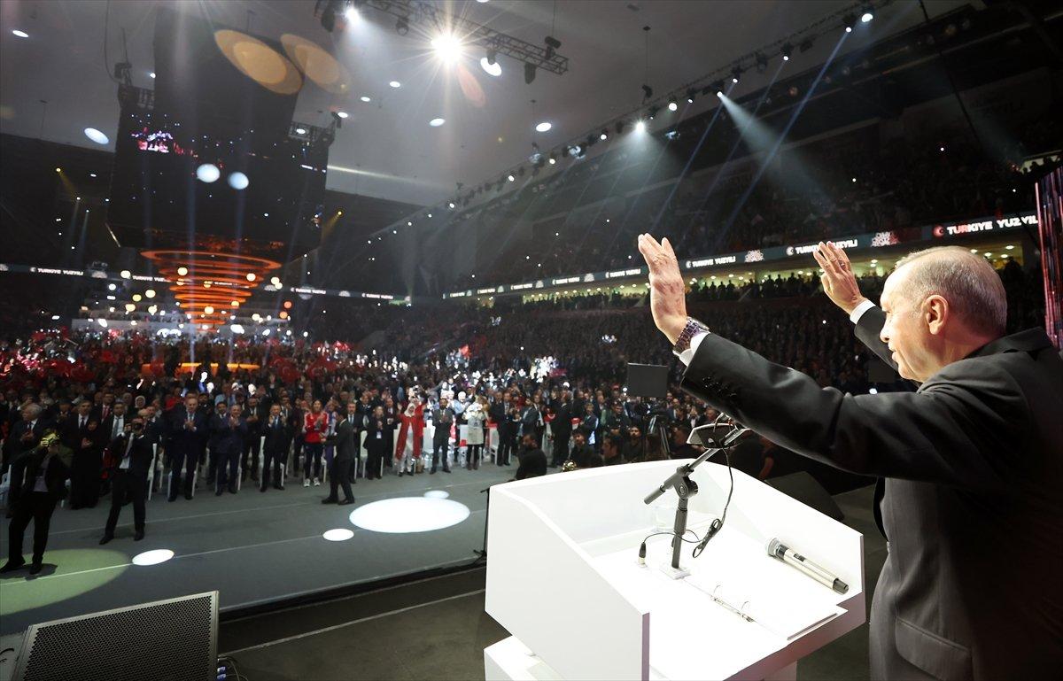 Cumhurbaşkanı Erdoğan: Ayasofya'yı açmamız bile büyük bir meydan okumadır