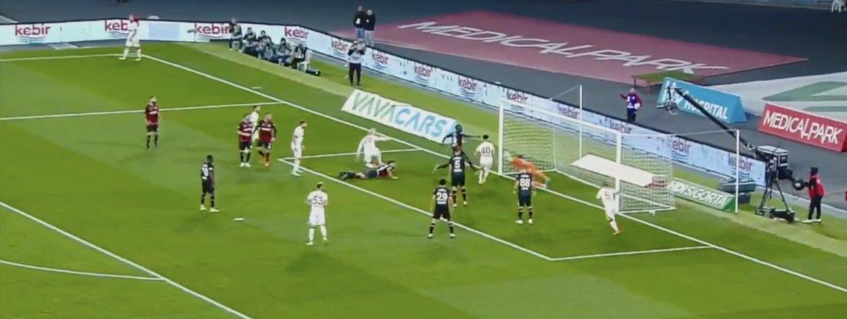 Galatasaray'ın golü VAR'dan döndü