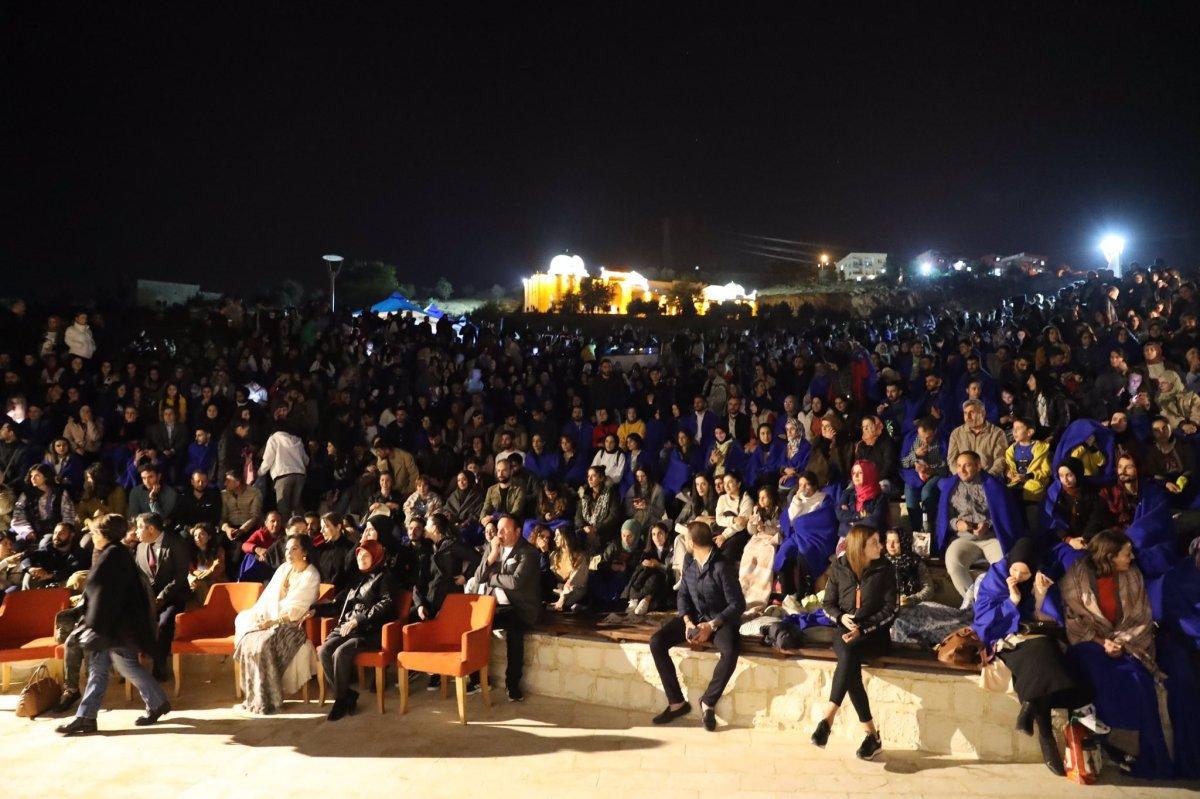 Türkan Şoray Mardin'de hayranlarıyla film izledi