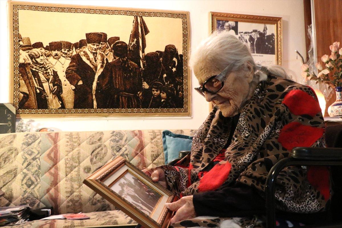 İzmir'de kuruluşuna şahit olduğu Cumhuriyet'in 99'uncu yılına hazırlandı