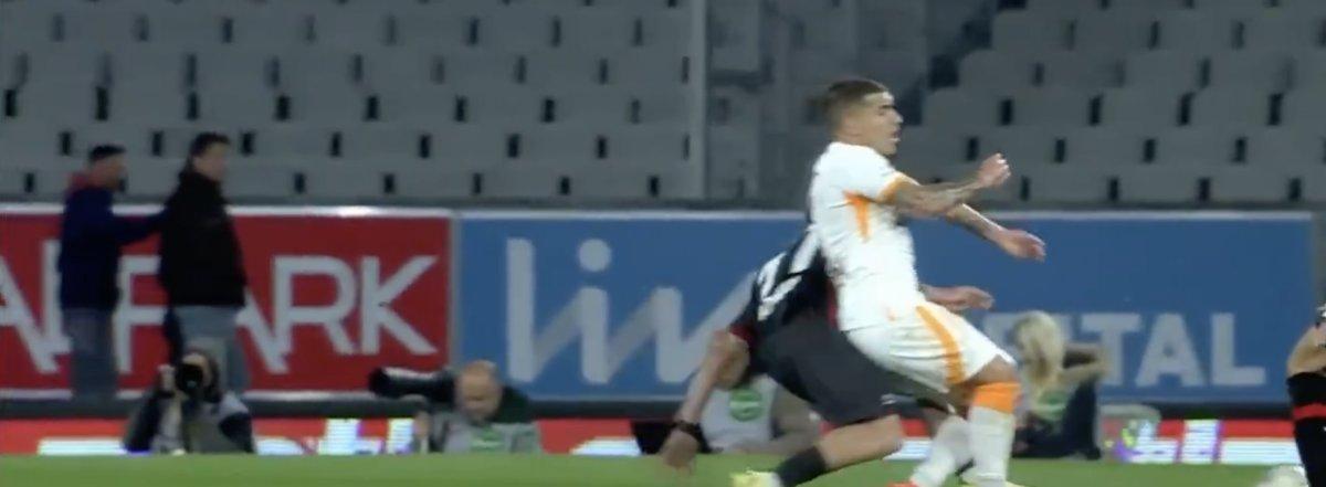 Karagümrük, Galatasaray karşısında 10 kişi kaldı