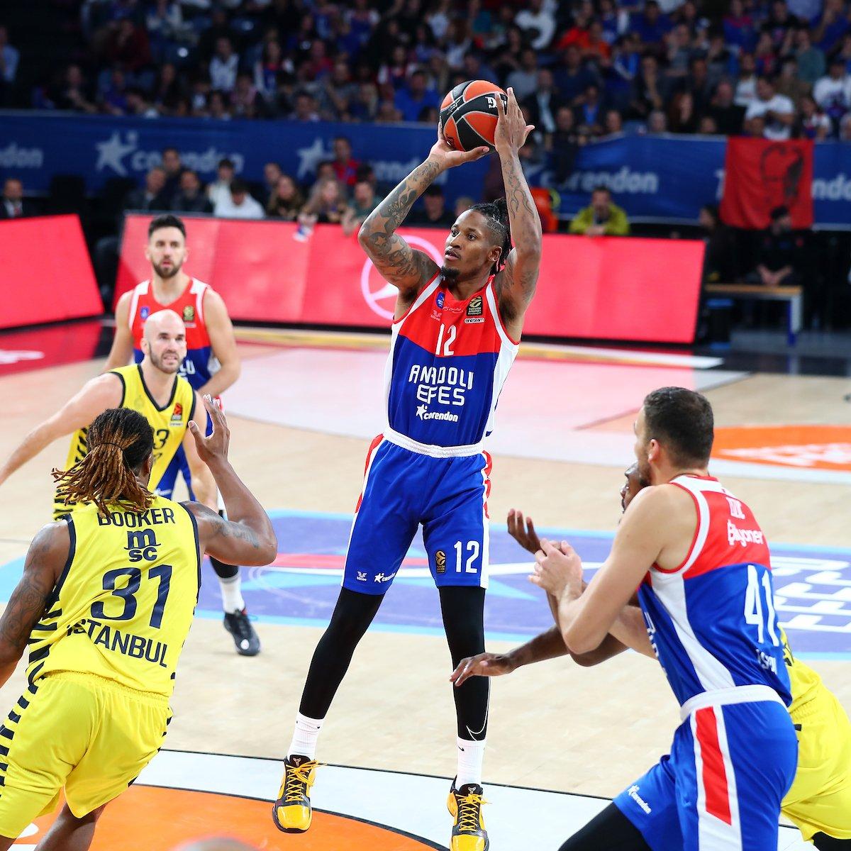 Türk derbisinin kazananı Fenerbahçe