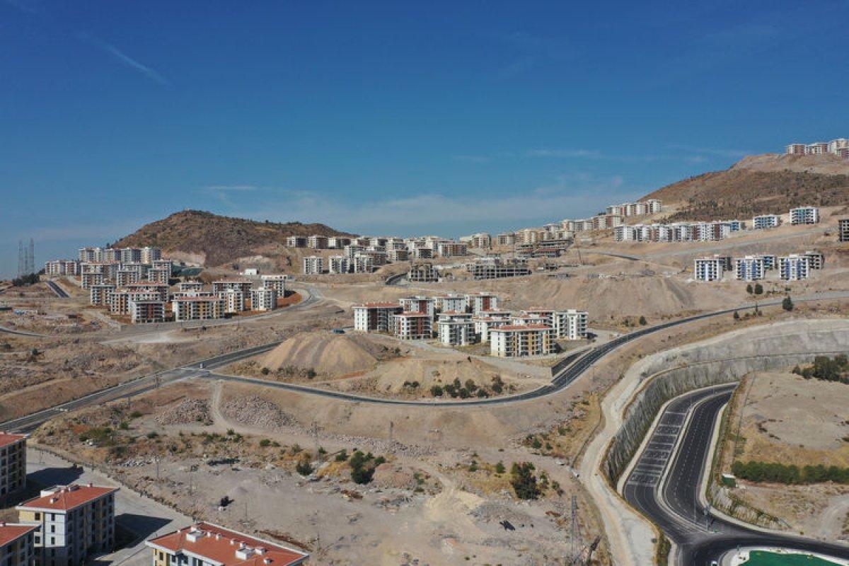 İzmir'de depremzedeler için 2 yılda 2 bin 245 konut yapıldı