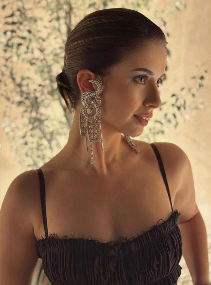 Buse Terim'in devasa küpeleri eleştirildi