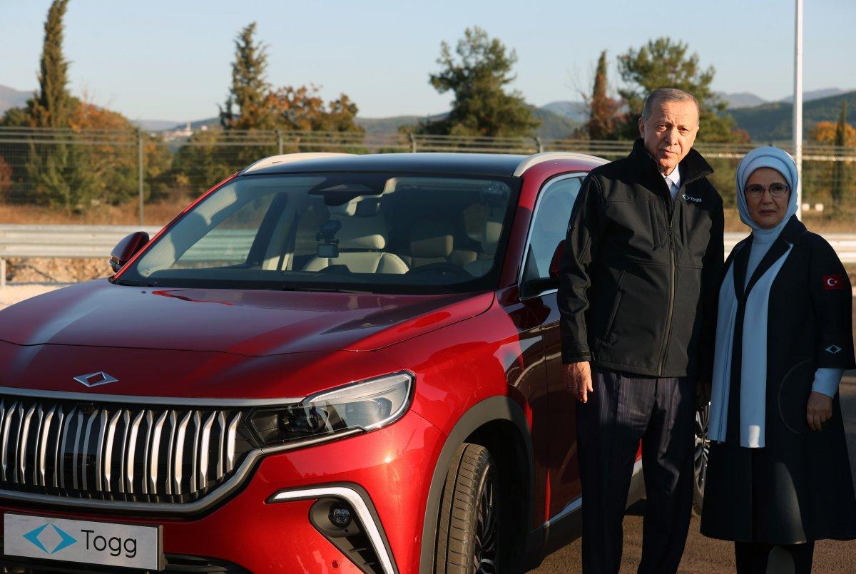 Cumhurbaşkanı Erdoğan, Togg ile test sürüşü yaptı