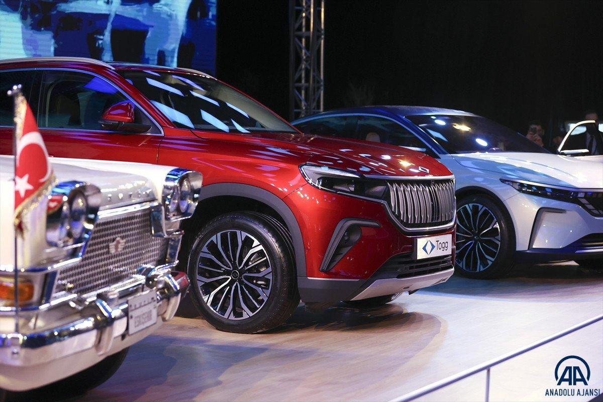 Togg ile Devrim yan yana