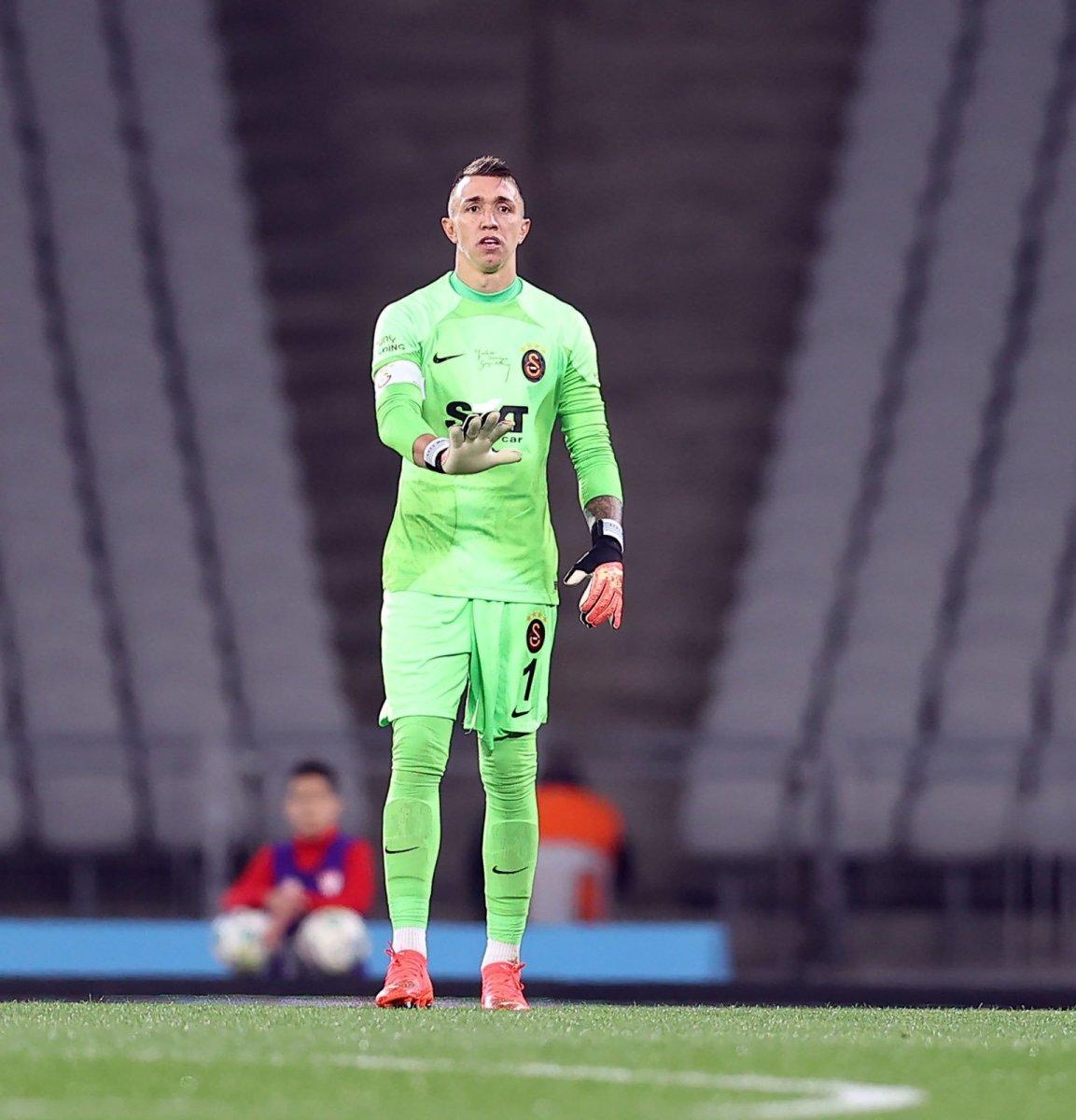 Muslera ve Okan Buruk arasında geçen ilginç diyalog