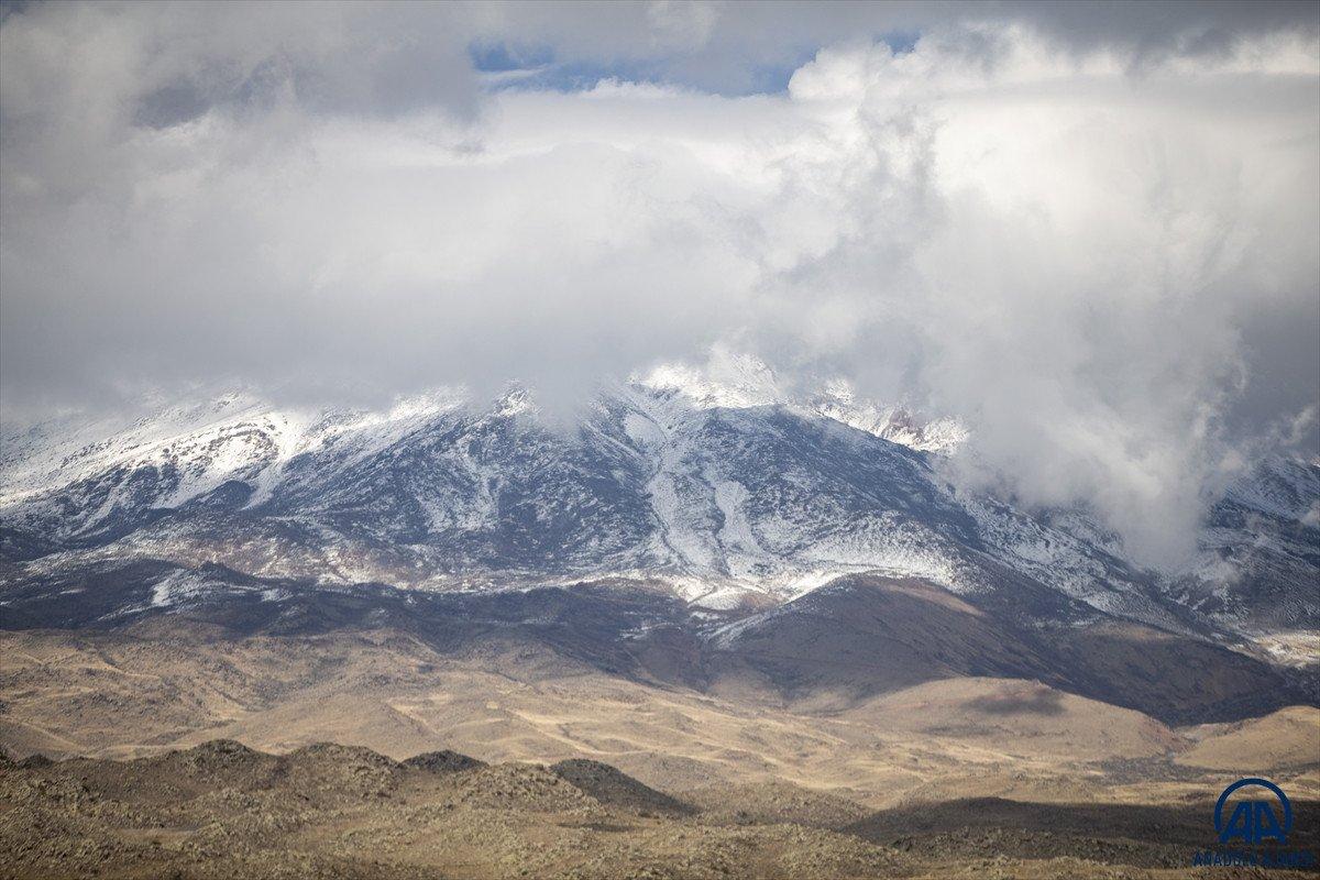 Ağrı Dağı beyaza büründü